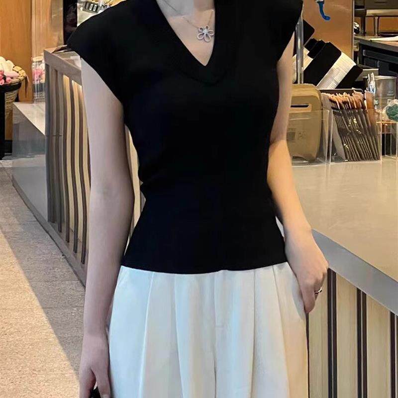 黑色V领冰丝针织短袖T恤女夏季薄款修身露腰短款T恤高端大牌上衣