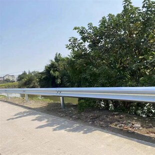 乡村道路波形护栏板热镀锌喷塑两波三波护栏公路县道防撞厂家直销