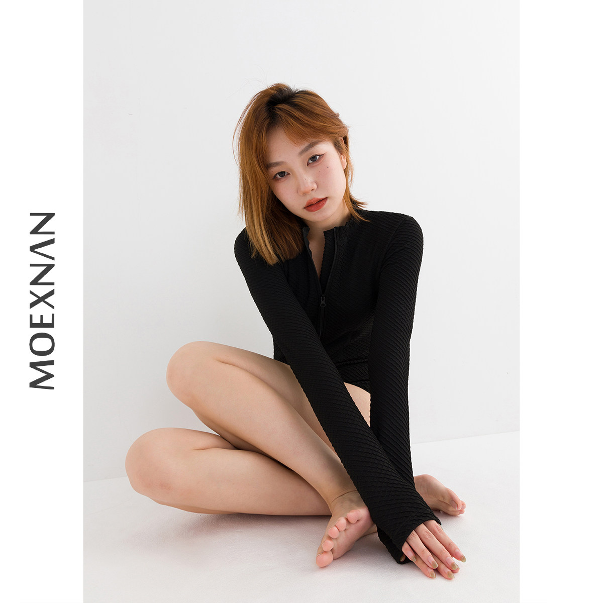 新款泳衣女连体长袖防晒黑色遮肚显瘦保守性感度假小胸泡温泉泳装