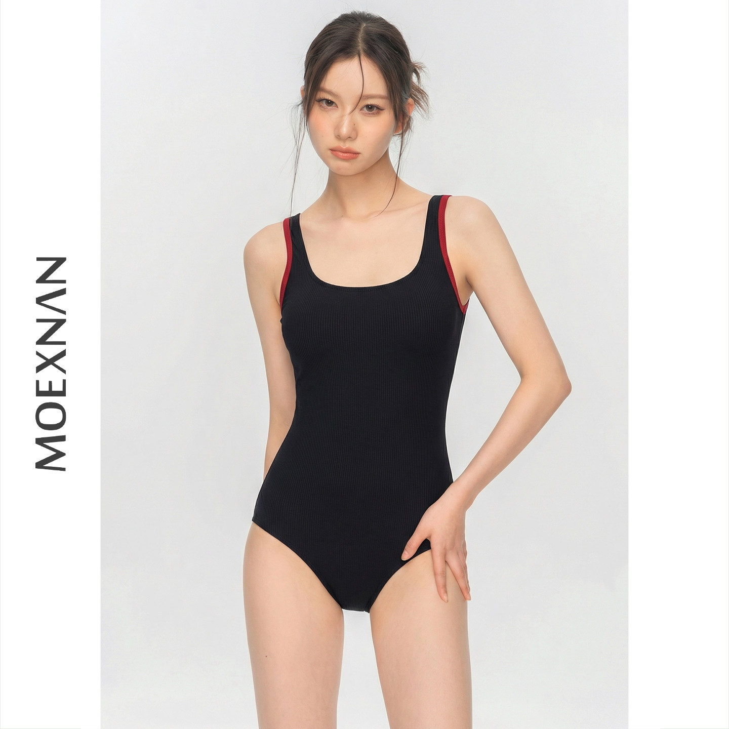 泳衣女新款连体三角游泳衣度假小胸显瘦泡温泉游泳馆高级感竞速