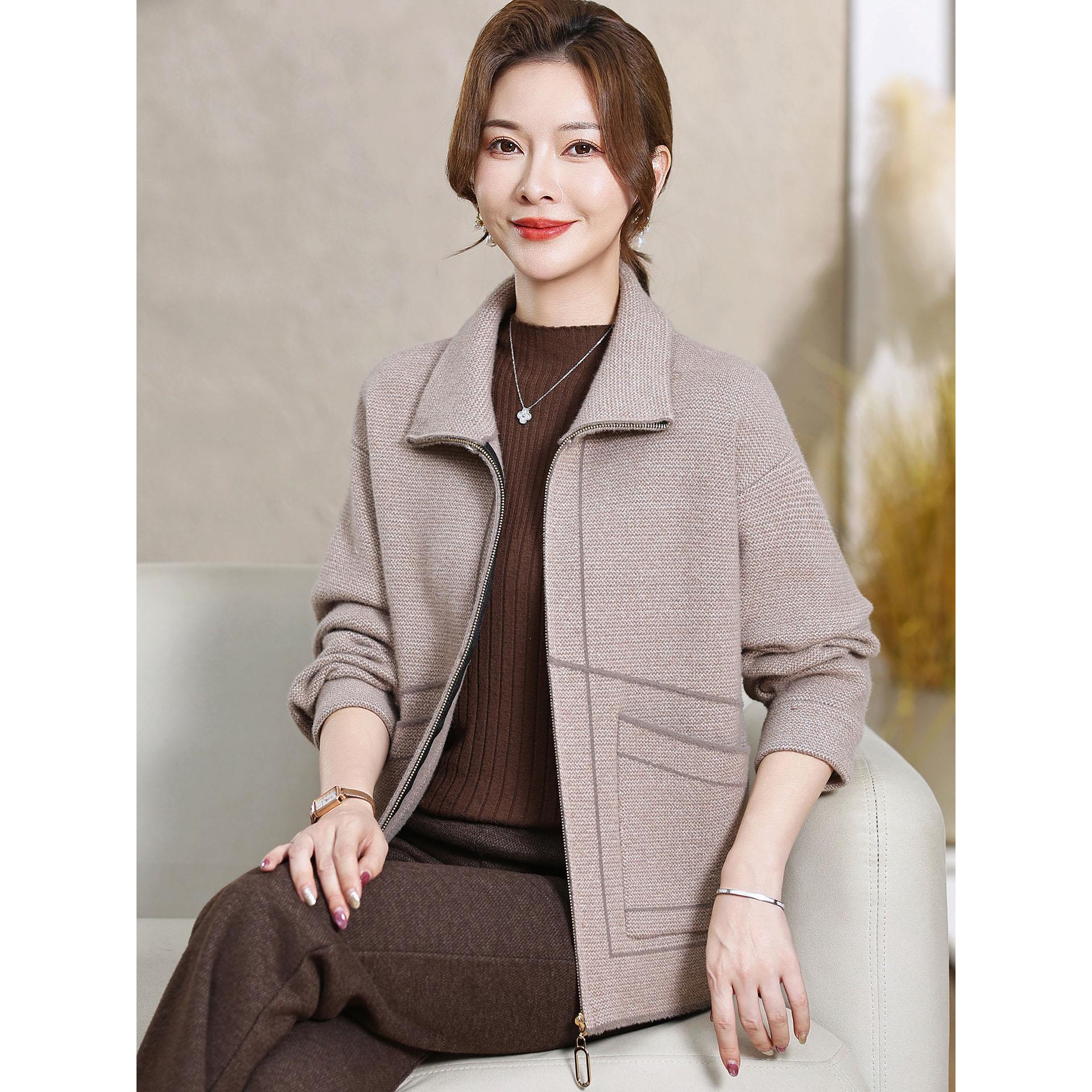 中老年人女秋冬新款宽松大码羊毛呢外套妈妈秋装短款双面羊绒大衣