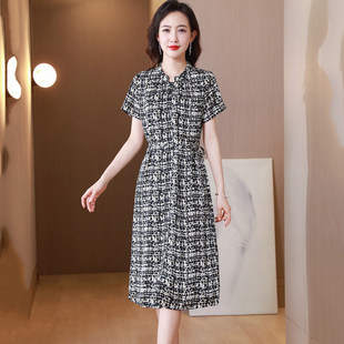 2025新款夏装年轻妈妈真丝连衣裙子女洋气中老年100%桑蚕丝大牌