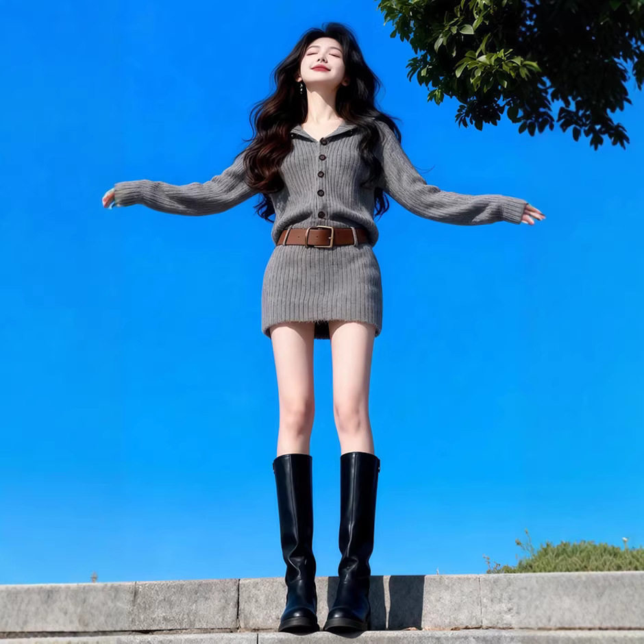 灰色翻领毛衣针织连衣裙子女秋冬2025新款小个子性感修身包臀短裙