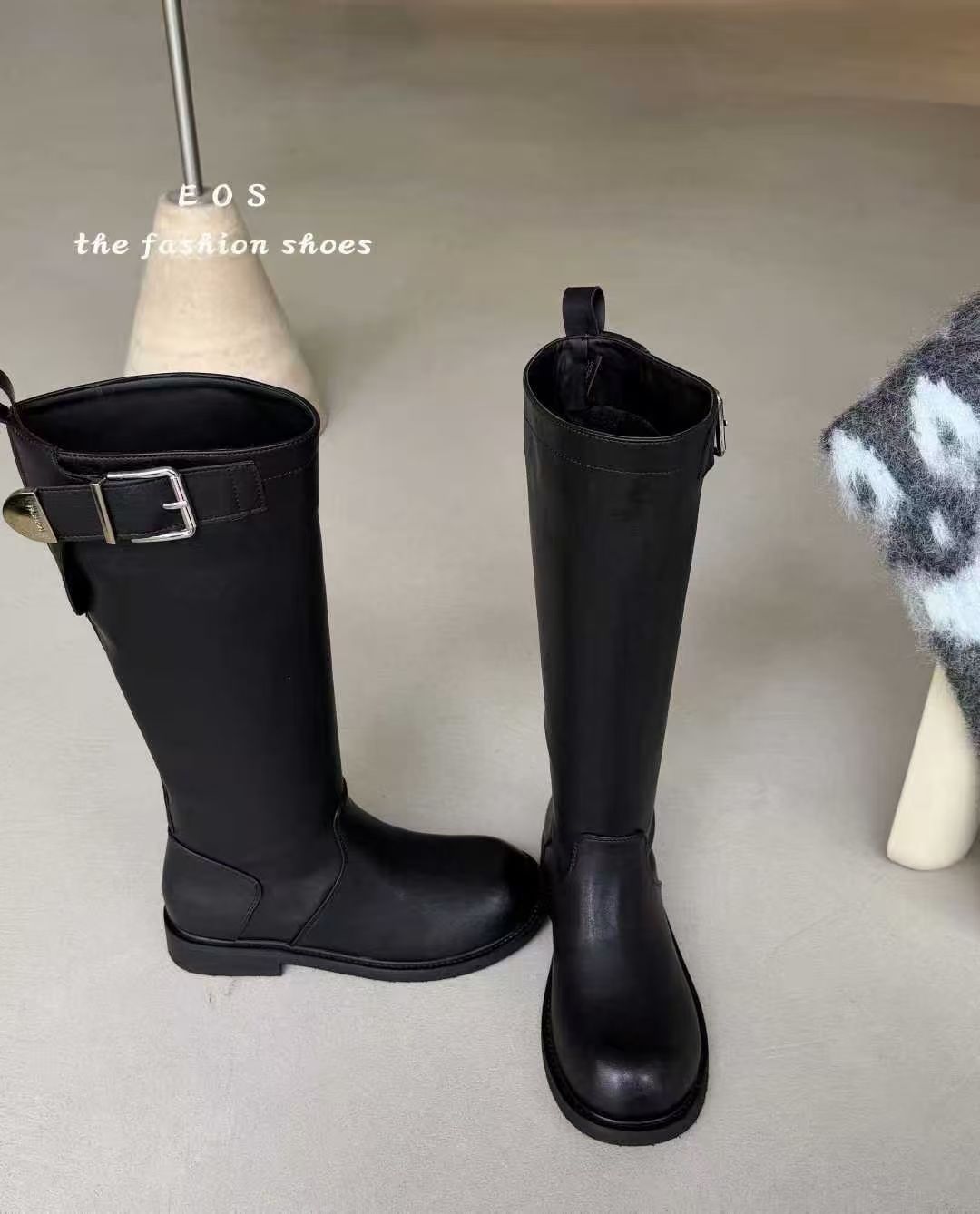 EOS显瘦厚底加绒长靴女2025冬新款粗腿长筒靴英伦风骑士靴高筒靴