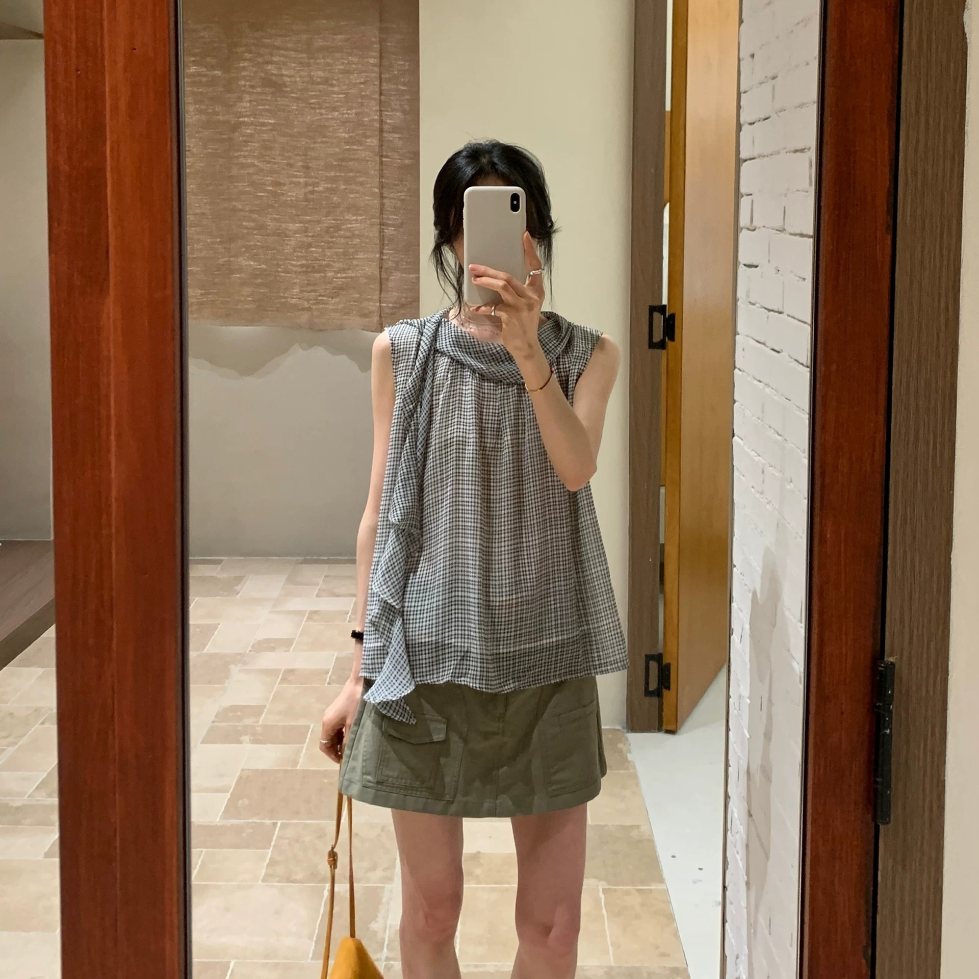 米格荡领无袖荷叶边衬衫女夏新小众设计感显瘦坎肩雪纺小衫