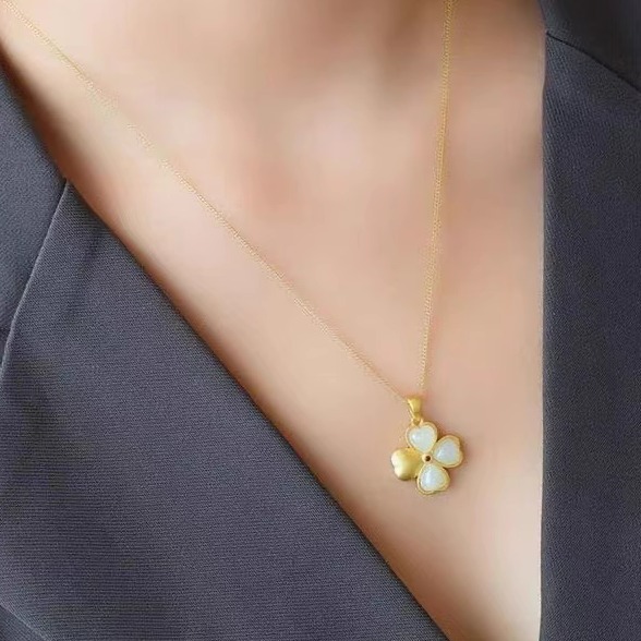 幸运四叶草锁骨链S925纯银镶嵌天然和田玉吊坠爱心简约时尚项链女