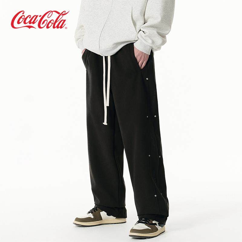 Coca-Cola可口可乐 麂皮绒撞钉Logo发泡印花直筒宽松垂感休闲裤,男装,休闲裤,淘宝优惠券,粉丝福利购,淘宝优惠卷