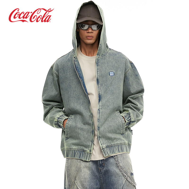 Coca-Cola可口可乐 帽檐烫钻水洗章仔刺绣连帽牛仔外套 男