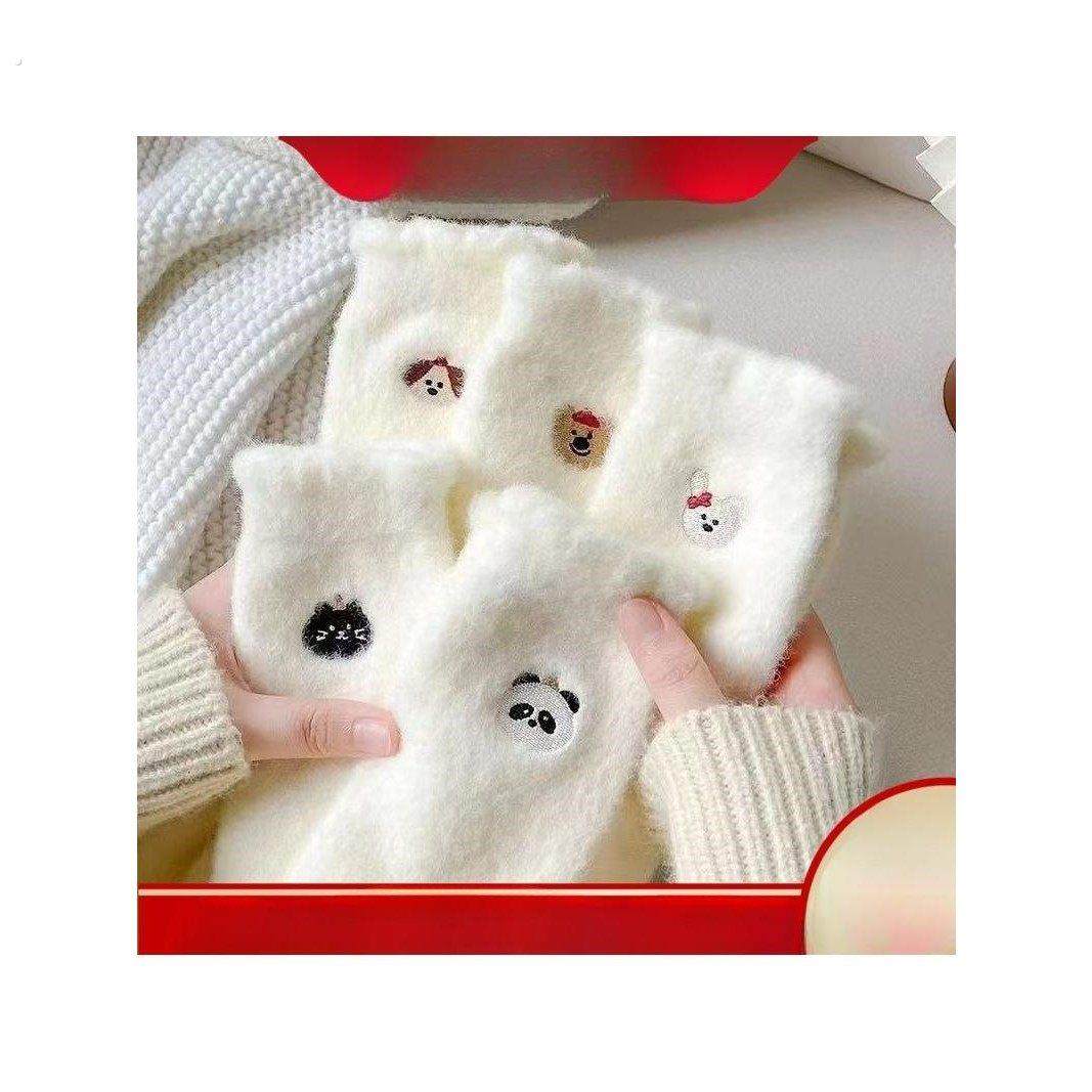 秋冬款纯白加厚女童袜子中筒冬季保暖加绒睡眠地板可爱毛绒绒袜子