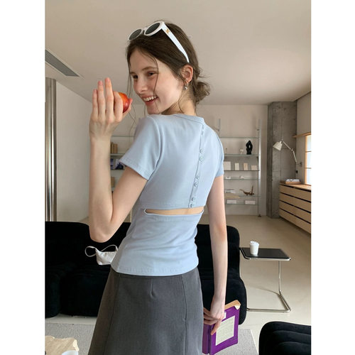 EGKA纯色后腰镂空设计圆领T恤女夏正肩修身显瘦气质休闲百搭上衣