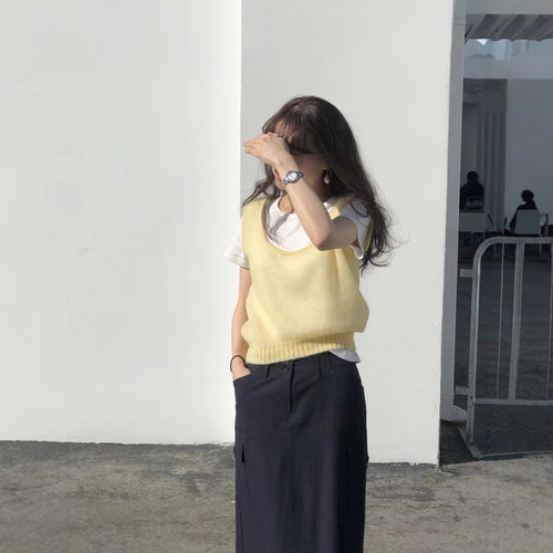 韩百搭叠穿U领无袖针织套头背心