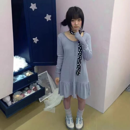 韩系连帽荷叶边A字显瘦连衣裙女
