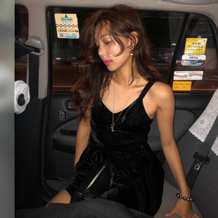 The 韩国东大门纯色气质丝绒感吊带连衣裙短裙女 Barnnet现H25夏款