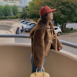 maybebaby现H24冬款韩国东大门复古百搭宽松显瘦牛角扣毛毛外套女