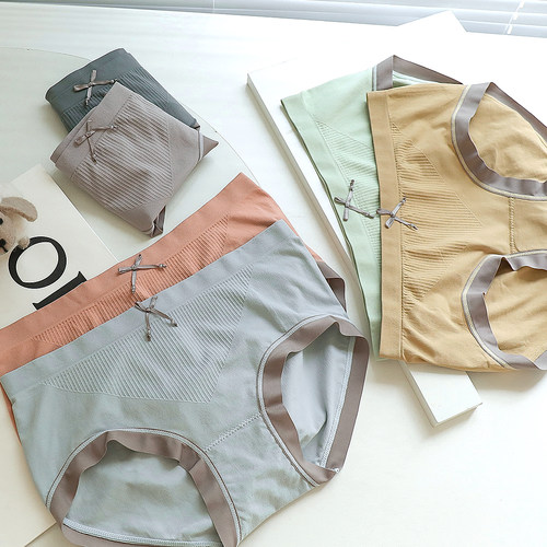 条装简约无缝石墨抗菌中腰奶油色