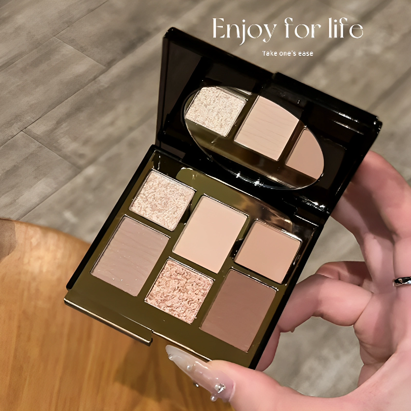 美媞秀焦点视线旋转眼影盘日常百搭大地色珠光哑光闪粉持妆日常女