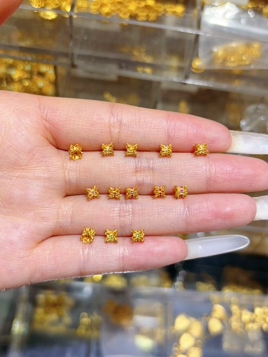 镶钻并蒂莲隔珠4mm*4.2mm一枚（拍下备注颜色）