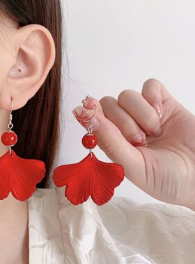 S925银杏叶耳环女纯银时尚气质大红色韩版夸张个性潮新娘花瓣耳饰