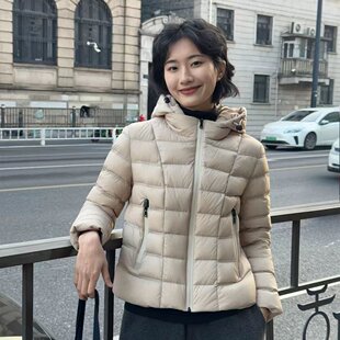 周小雅米色时尚2025年冬季新款收腰显瘦排骨保暖白鹅绒羽绒服女