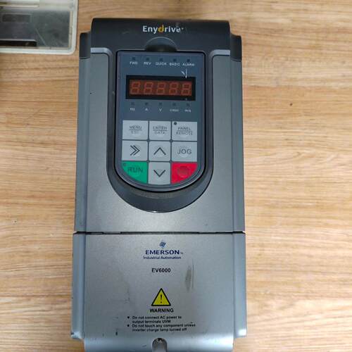 EV6000-4T0022G-H2A 爱默生变频器 工业控制调速装置议价维修