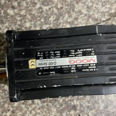 G404-556A 伺服电机 1.1KW 2.6Nm 5500转 MOOG议价维修
