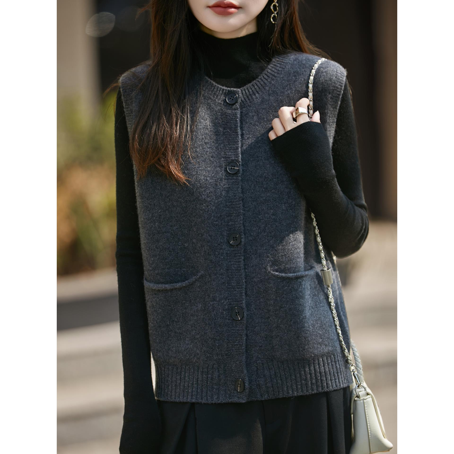 MONLOUVE100纯针织马甲女25秋冬坎肩叠穿加厚圆领毛衣保暖针织背