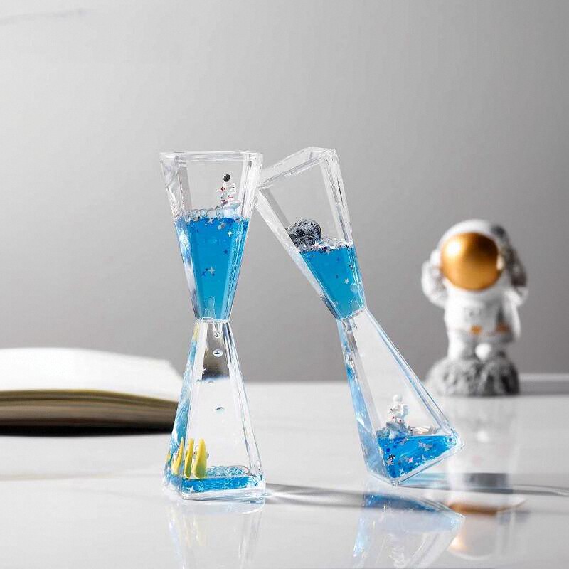 沙漏宇航员流体电脑桌摆件高级感小众流沙瓶油滴装饰品创意办公桌
