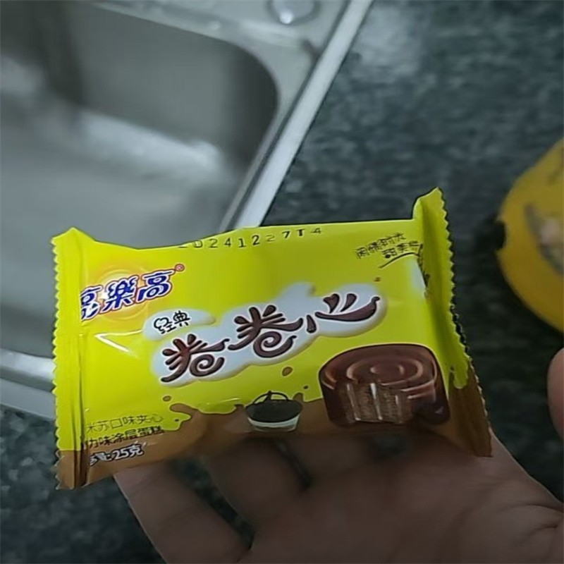 高乐高卷卷心巧克力草莓味牛奶夹心抹茶提拉米苏蛋糕西式点心零食