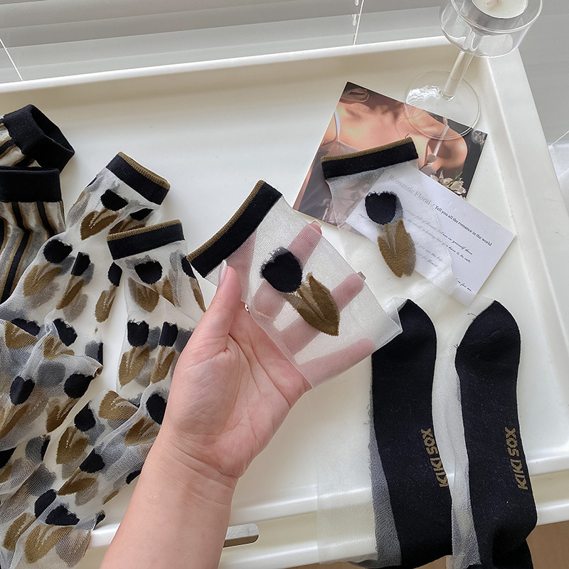 "或许自由更胜一筹"【夏季暗色系花朵小皮鞋穿搭玻璃丝中筒