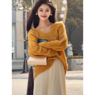 MONLOUVE时尚温柔风黄色绞花v领长袖毛衣针织衫女秋冬款软糯宽松