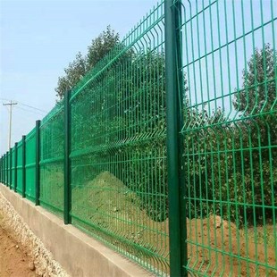 高速公路护栏网钢丝网围栏网鱼池B果园防护网养殖铁丝网围栏隔离