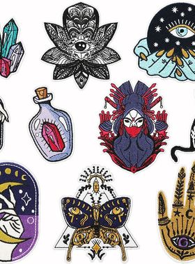 Emblema do bordado de cristal dos desenhos animados, Totem m