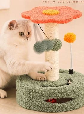 Pequena casa na árvore do gato, arranhando poste, escalada