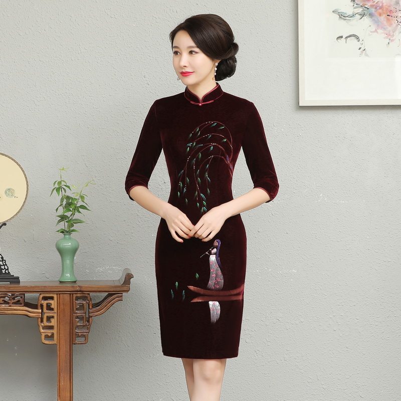 金丝绒旗袍2025春秋新款女正式场合中国风高档手绘改良旗袍连衣裙