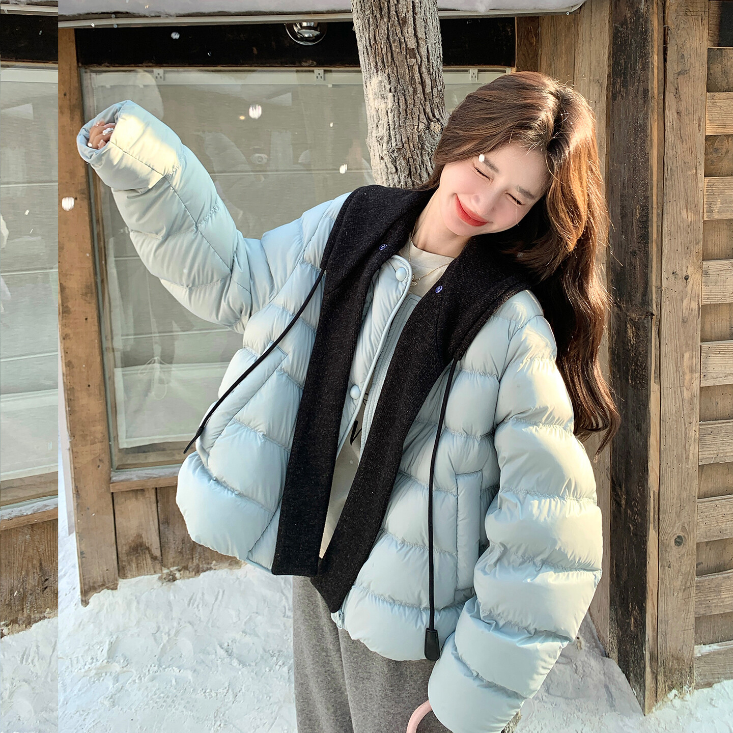 蓝色撞色针织披肩短款羽绒服女冬季2025新款白鸭绒显瘦不臃肿外套