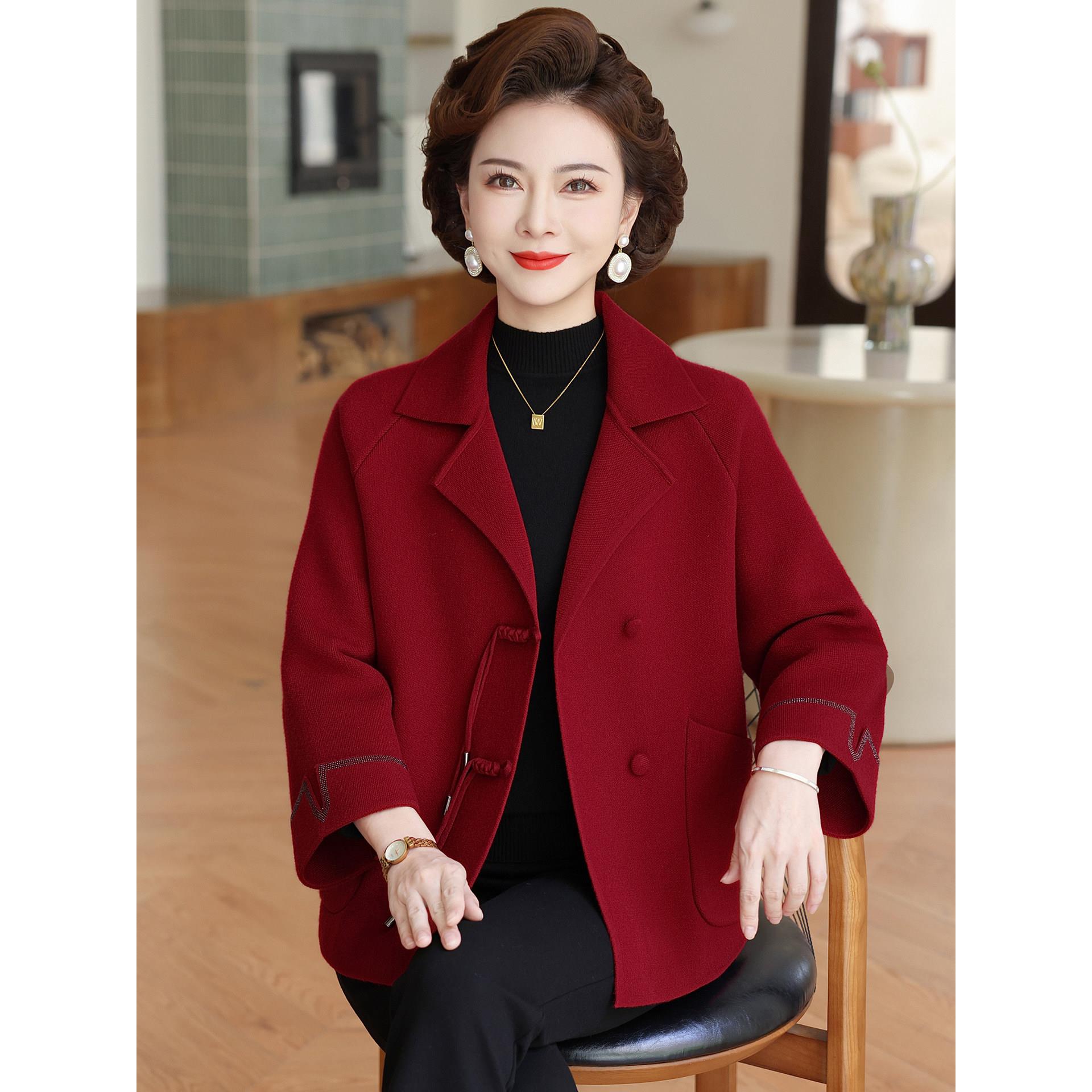 腊月穿的喜婆婆婚宴装2026新款本命年妈妈红色外套属马过年上衣服