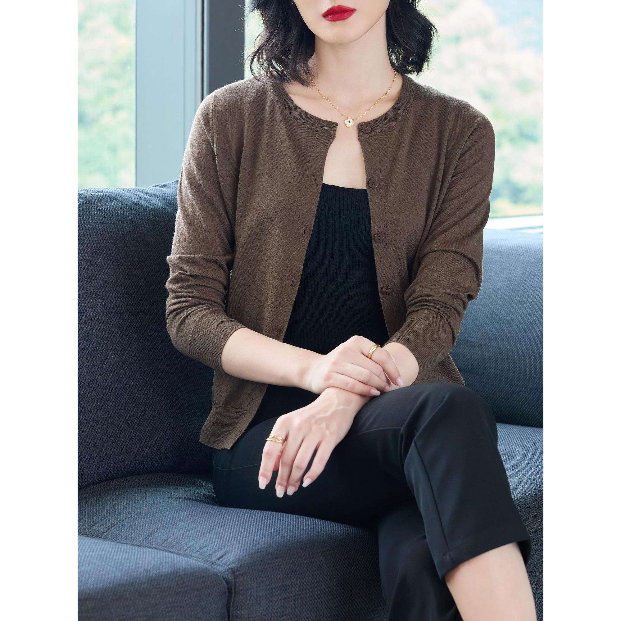衣服女款2026新款薄款针织开衫女圆领洋气外搭防晒外套桑蚕丝上衣