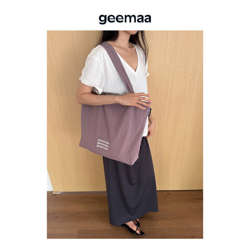 geemaa泡泡纱简约托特包