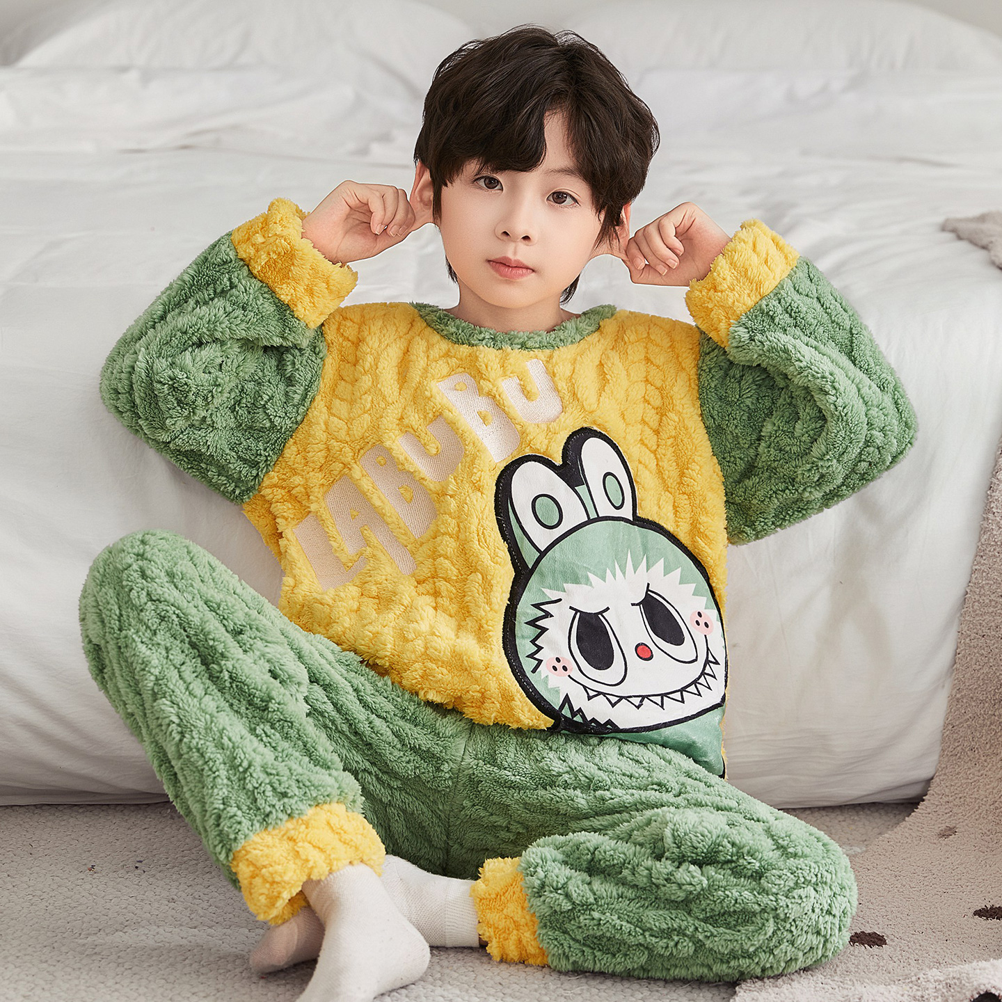 拉布布冬季男童法兰绒加厚家居服