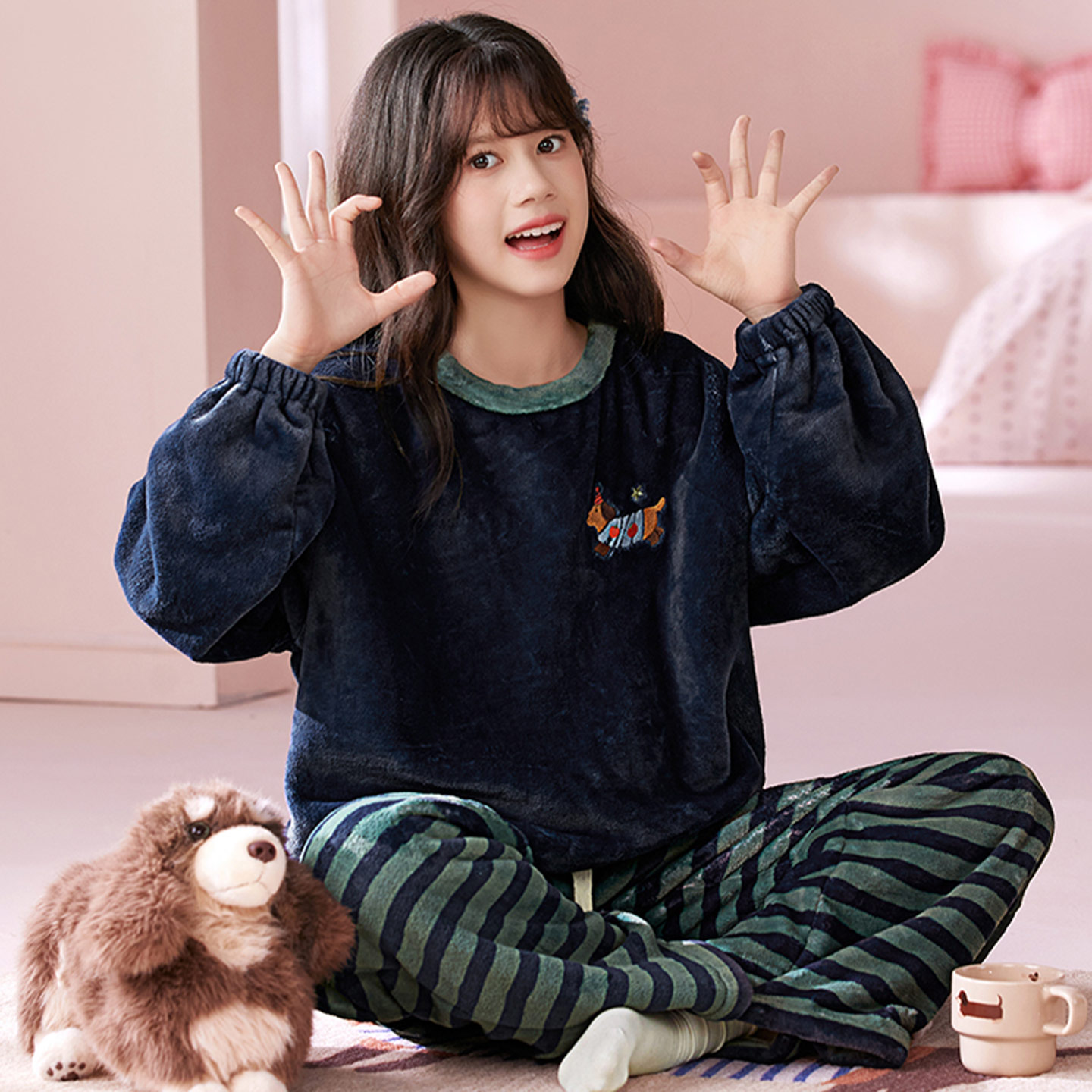 女童睡衣腊肠狗秋冬法兰绒家居服