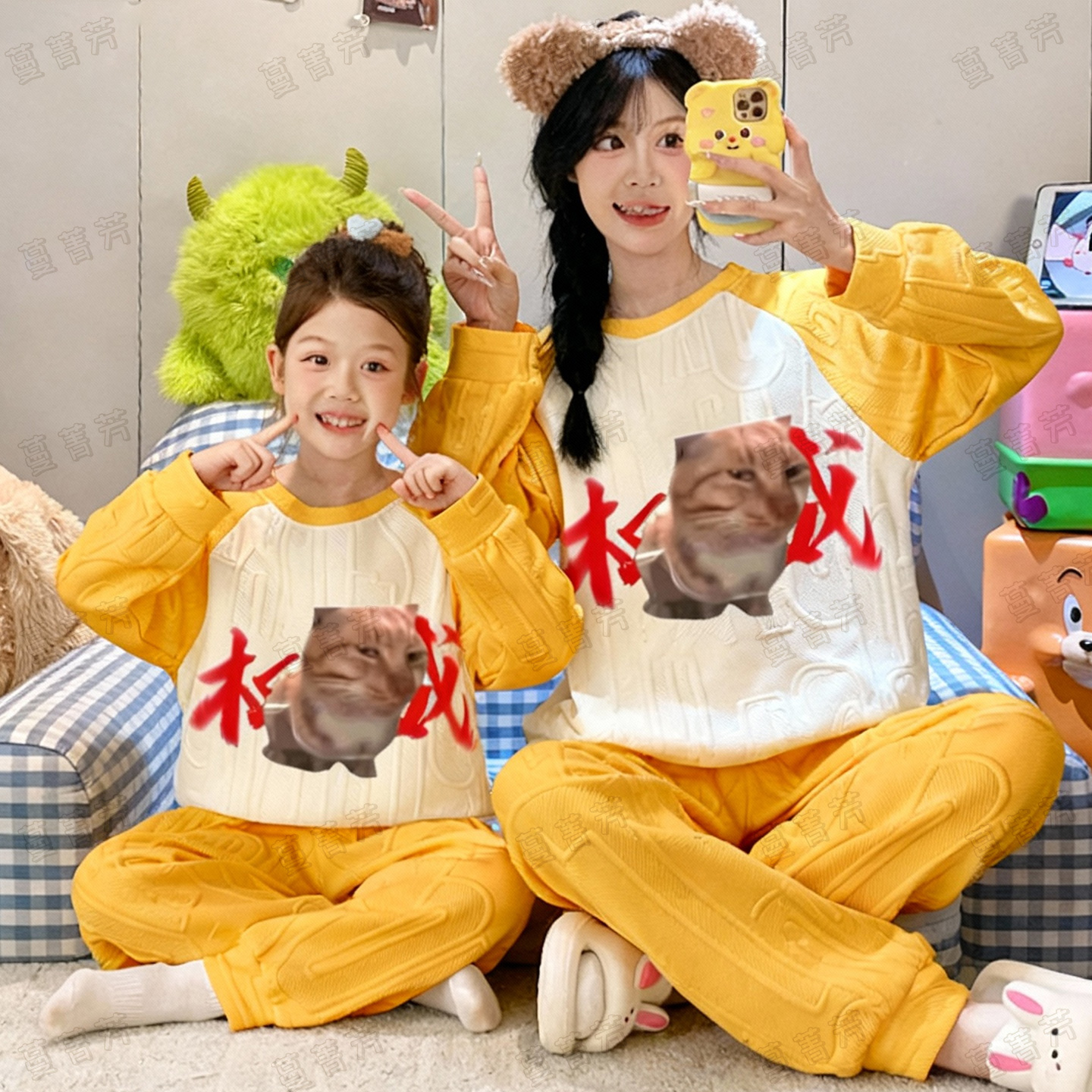 亲子睡衣女童长袖夹层棉加厚秋冬装中大童卡通抽象母女家居服套装