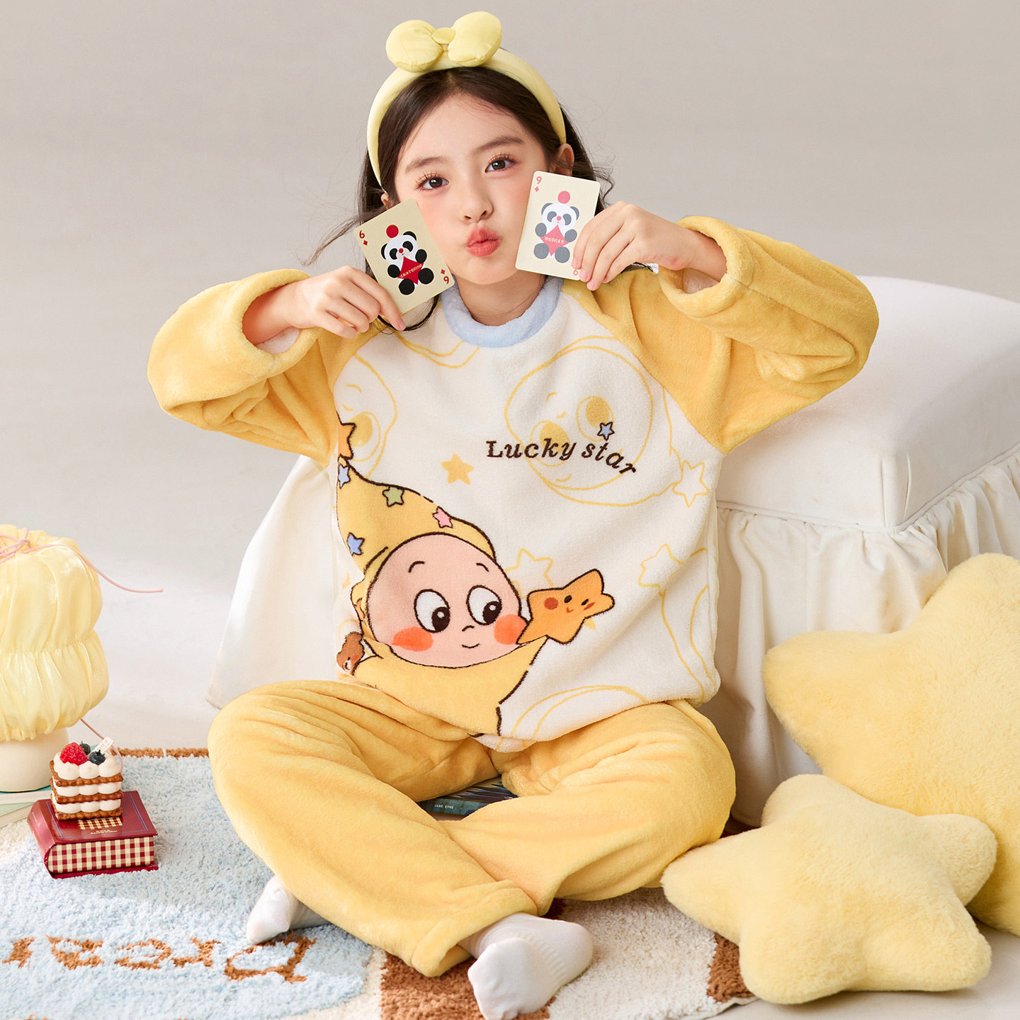 薄款珊瑚绒睡衣女孩长袖秋冬季保暖可爱卡通中大童女童星星人睡衣
