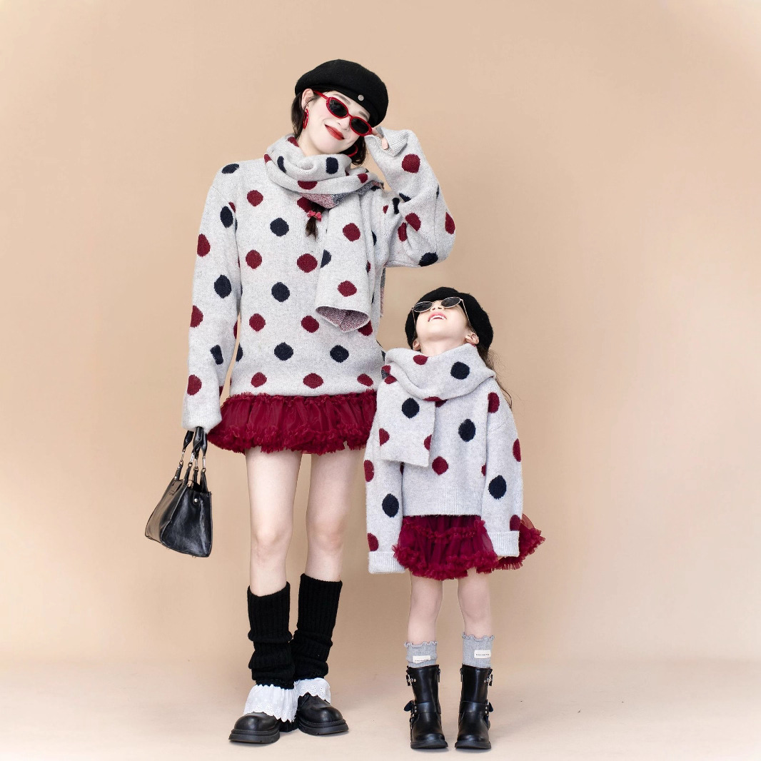 一起玩亲子装25秋冬新款母女装可爱网红彩色波点毛衣配围巾两件套