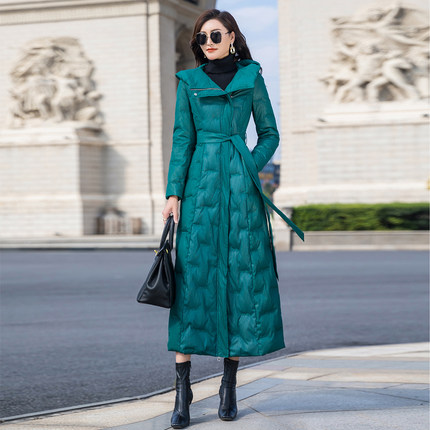 长款羽绒服女长到脚踝2024年冬季新款收腰轻薄过膝加厚白鸭绒外套