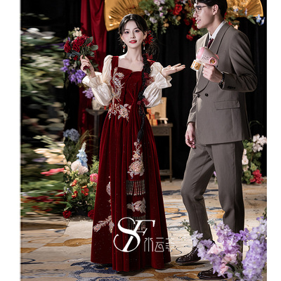 敬酒服新娘冬季2025新款优雅气质长袖红色丝绒高端大气订婚礼服女