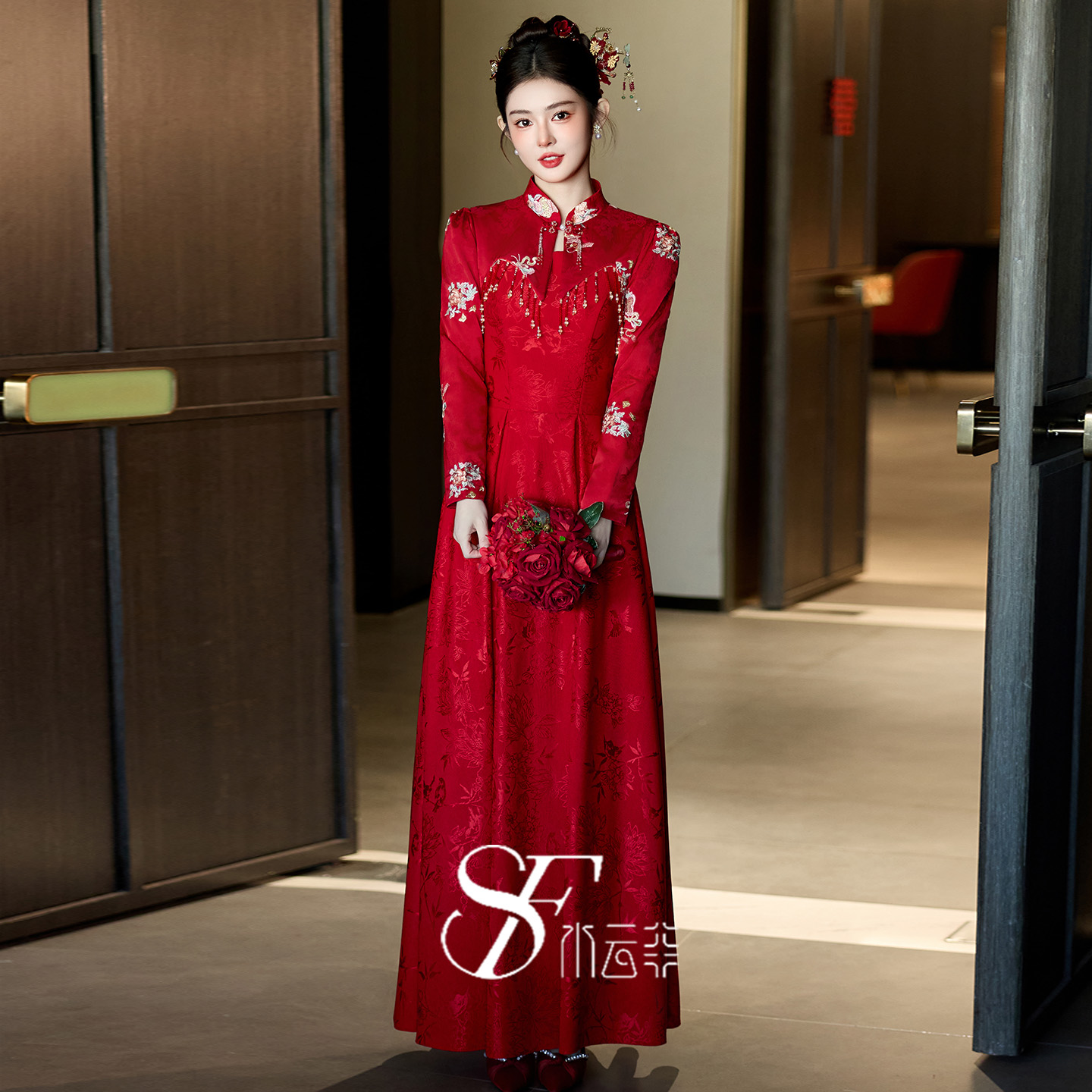 中式敬酒服新娘2025新款冬季长袖两件套轻奢高级感绝美订婚礼服女