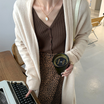 欧尼衣橱劳模黑巧棕色针织开衫