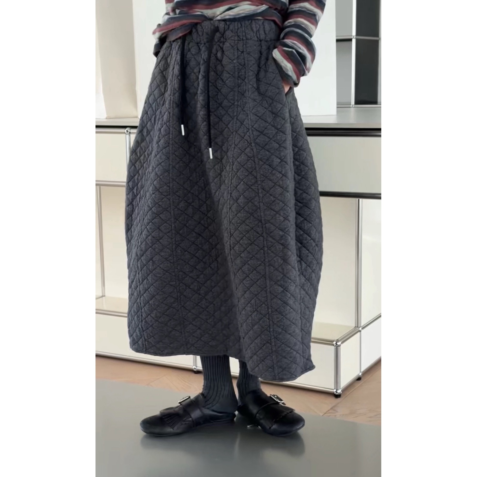 秒发诗歌兰96616时尚极简设计感松紧腰休闲菱形格棉裙女2025秋冬