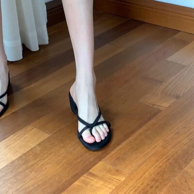 坡跟人字拖厚底增高女外穿黑色凉拖夹脚拖鞋沙滩绝美海边防滑夏季