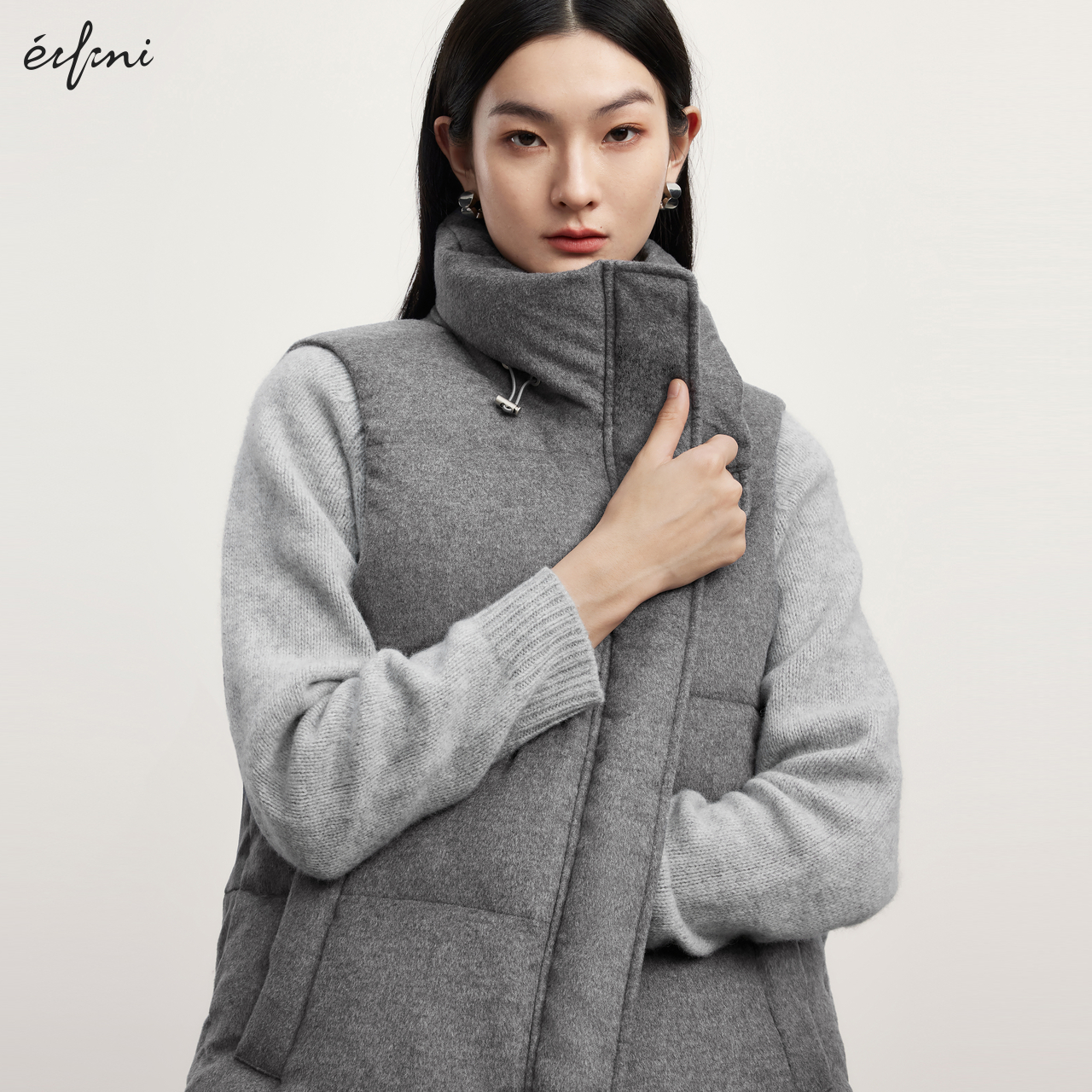 伊芙丽绵羊毛保暖时尚百搭短款羽绒服女马甲2024冬季新款外套上衣